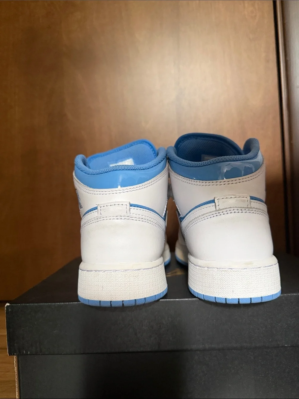 Air Jordan 1 Mid SE